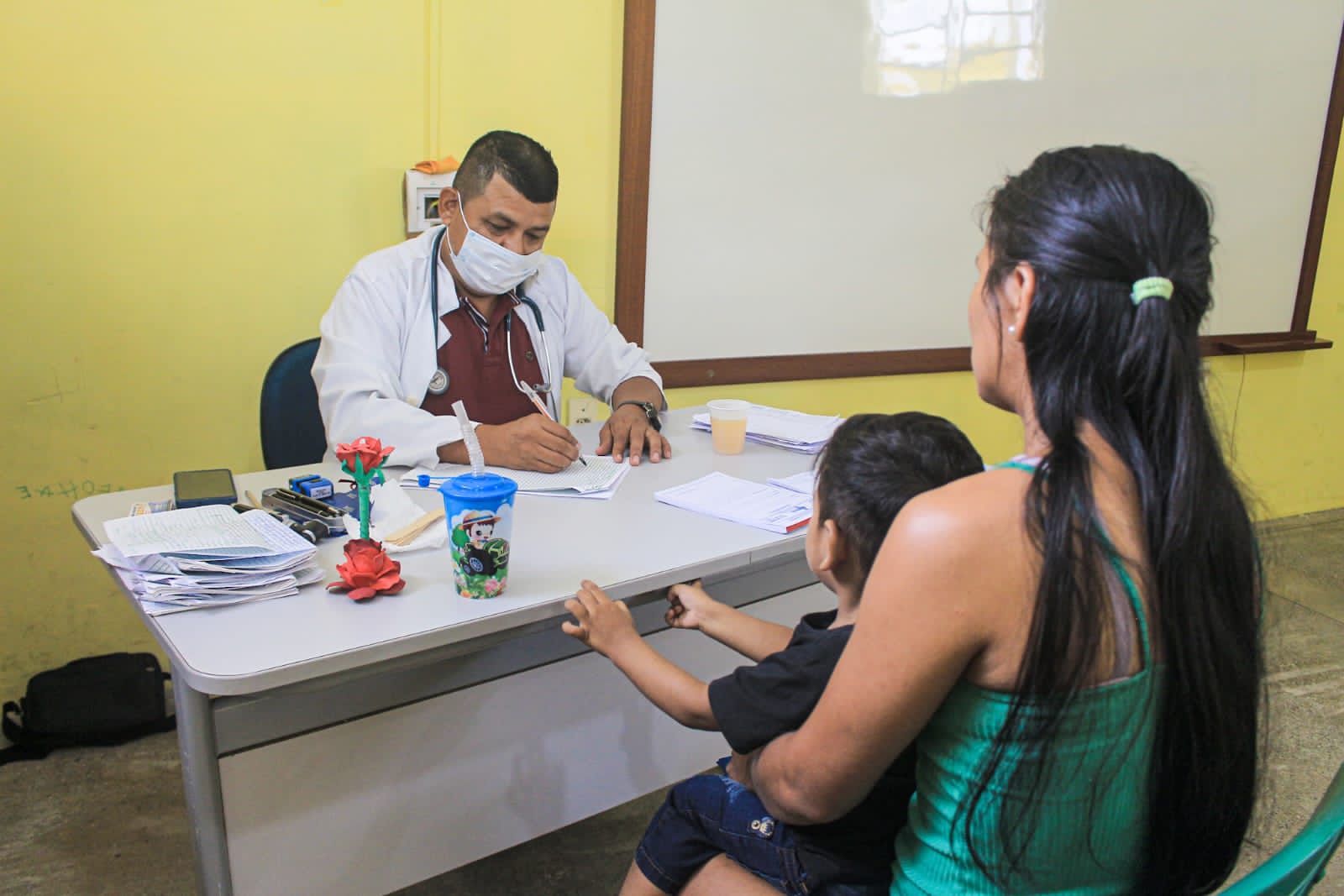 Ação de saúde com especialistas promove mais de 860 atendimentos no Mocambo Ação de saúde com especialistas promove mais de 860 atendimentos no Mocambo