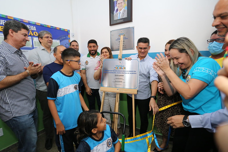 Sem reforma h&aacute; 17 anos, escola no Alvorada &eacute; reinaugurada pela Prefeitura
