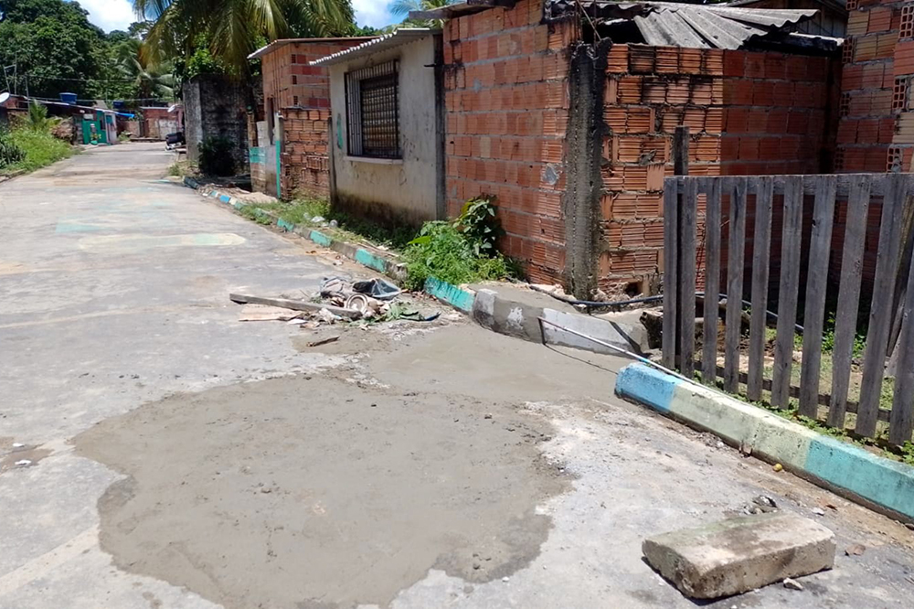 Seminf recupera calçada e meio-fio no bairro Colônia Antônio Aleixo - Portal do Marcos Santos