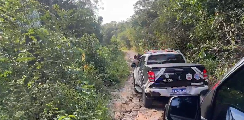 Homem &eacute; encontrado morto com mais de 20 tiros em ramal na AM 010