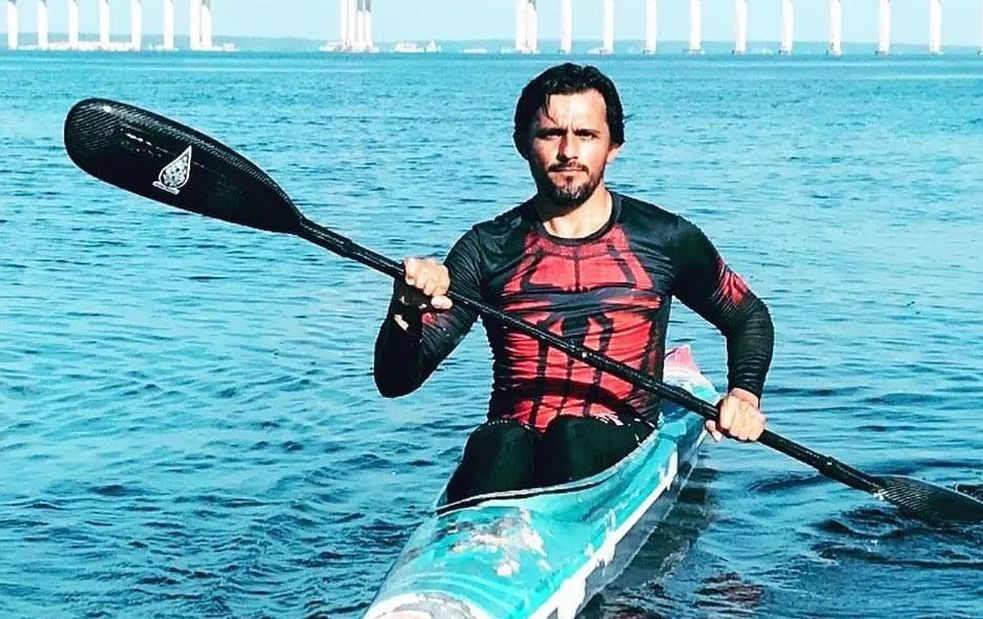 Atleta morre após engolir abelha durante treino na Ponta Negra Atleta morre após engolir abelha durante treino na Ponta Negra