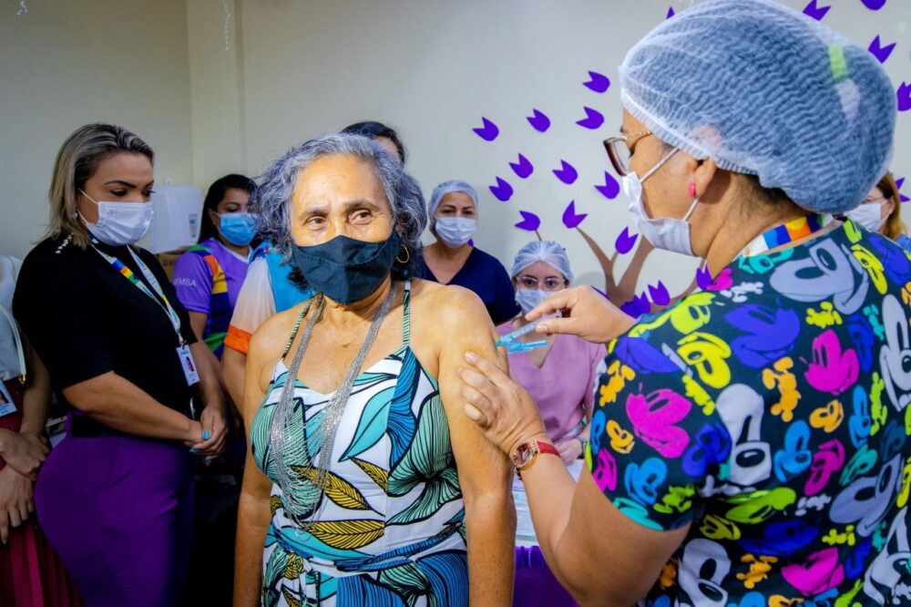 Campanha de vacina&ccedil;&atilde;o contra gripe come&ccedil;a em todo o pa&iacute;s 