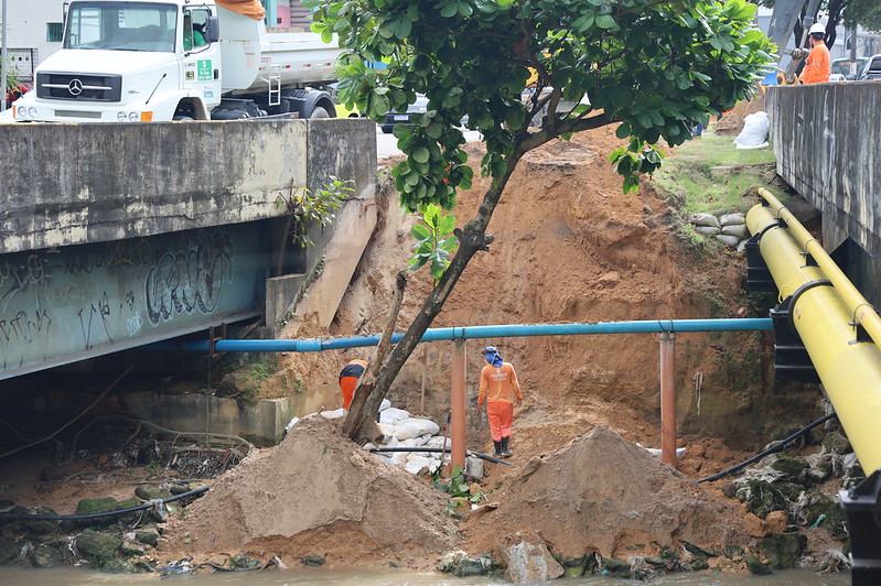 Seminf realiza contenção de rip-rap em ponte no bairro Chapada Seminf realiza contenção de rip-rap em ponte no bairro Chapada