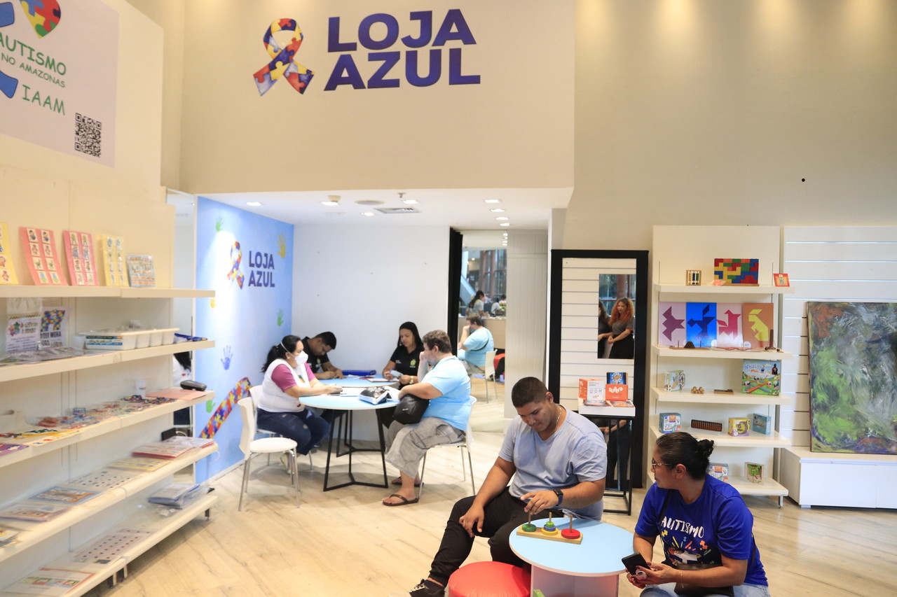 Sejusc agenda emiss&atilde;o de carteira para pessoas com Transtorno do Espectro Autista no Manauara Shopping