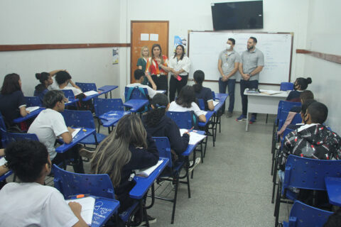Educação brasileira ainda não recupera níveis pré-pandemia, aponta estudo