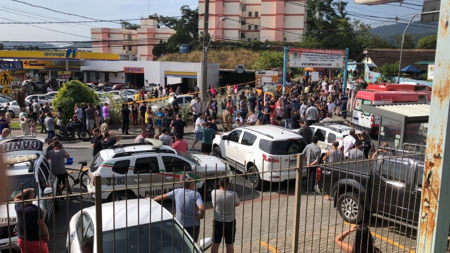 Homem invade creche e mata quatro crian&ccedil;as em Blumenau (SC)