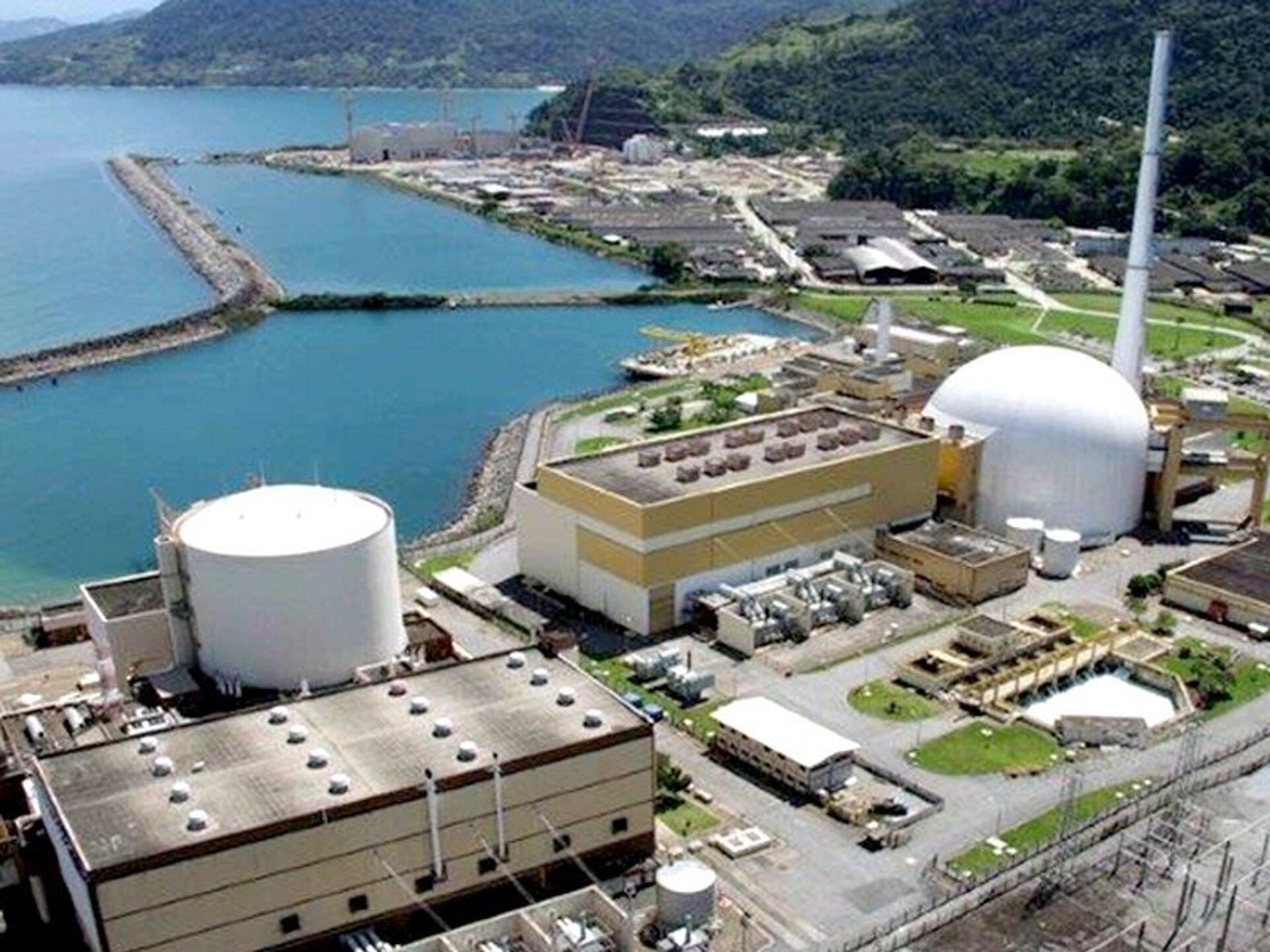 Ibama faz vistoria em Angra 1 para identificar poss&iacute;vel vazamento