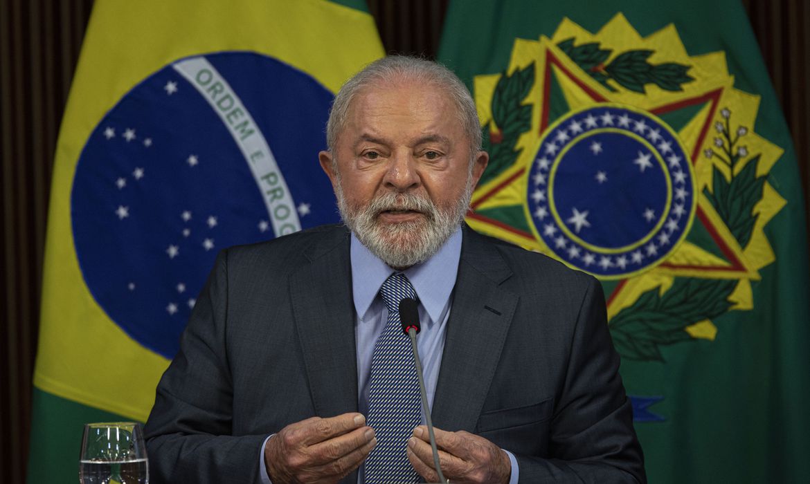 Retomada de programas e revisão de medidas marcam 100 dias de Lula Retomada de programas e revisão de medidas marcam 100 dias de Lula