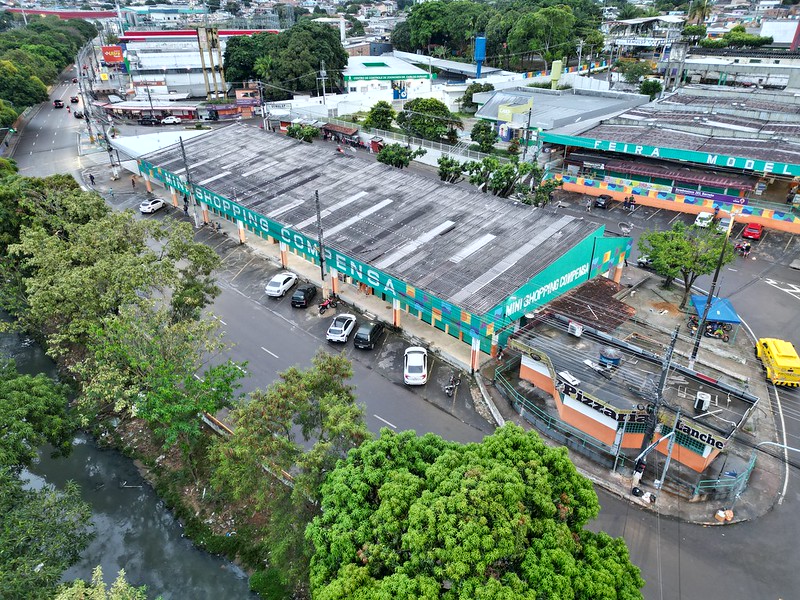 Prefeitura intensifica obras em minishopping da Compensa Prefeitura intensifica obras em minishopping da Compensa