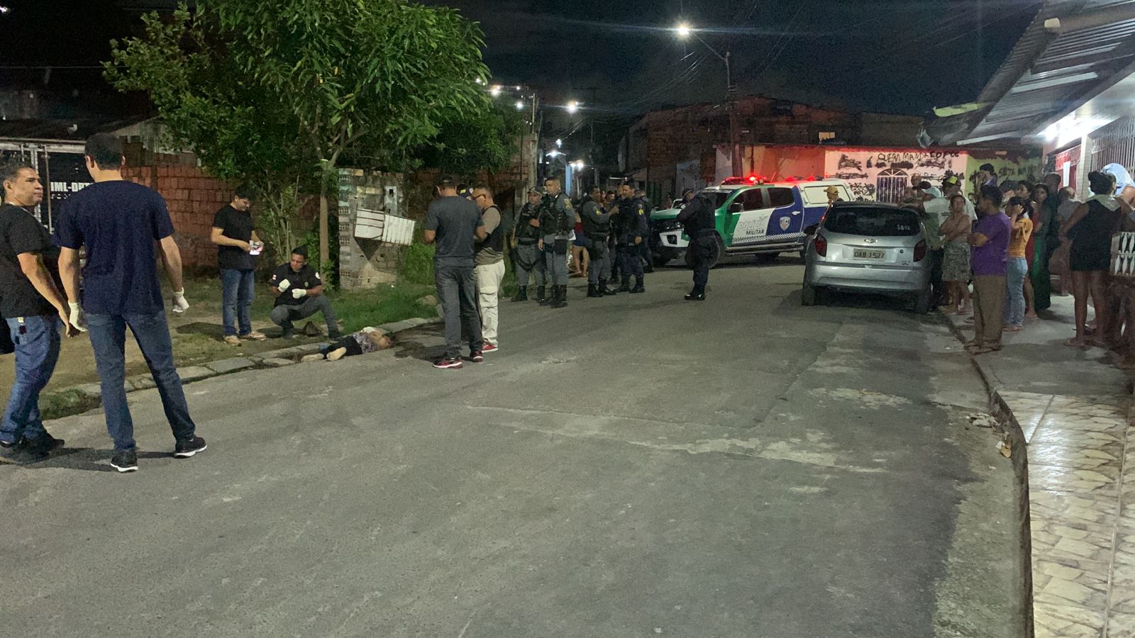 Adolescente é morto com tiros e facadas no Mutirão Adolescente é morto com tiros e facadas no Mutirão