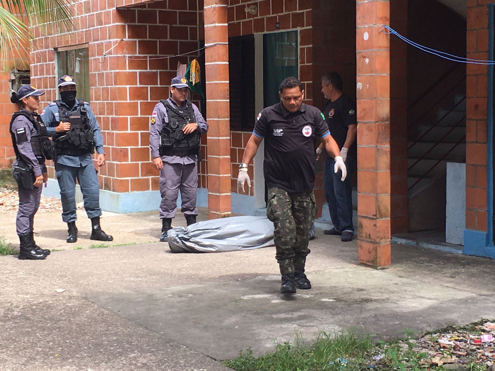Briga entre irmãos acaba em morte no bairro São Raimundo Briga entre irmãos acaba em morte no bairro São Raimundo