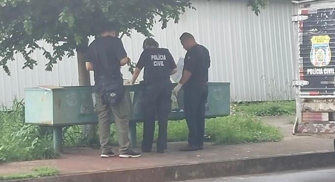 Corpo de recém-nascido em decomposição é encontrado em lixeira no bairro Aparecida Corpo de recém-nascido em decomposição é encontrado em lixeira no bairro Aparecida