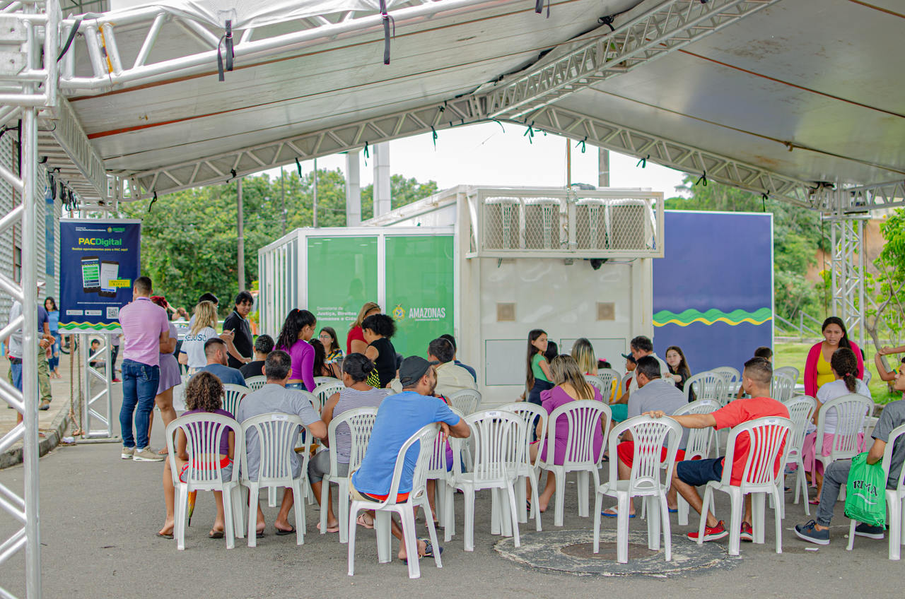 Unidade Móvel do PAC é instalada na zona Leste de Manaus Unidade Móvel do PAC é instalada na zona Leste de Manaus