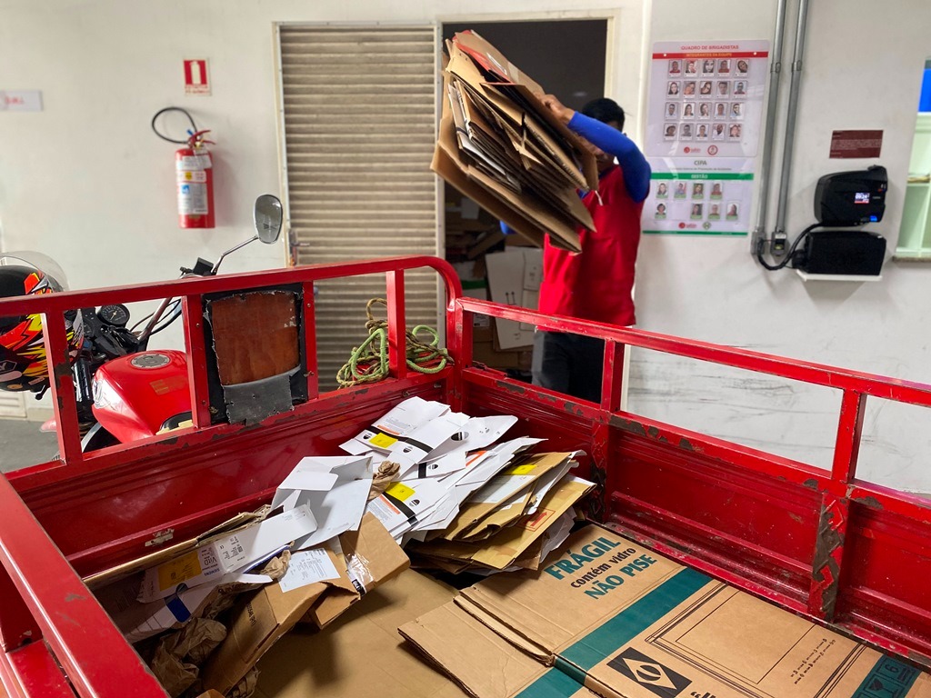 Reciclagem de resíduos promove inclusão social e preserva o ambiente em Manaus Reciclagem de resíduos promove inclusão social e preserva o ambiente em Manaus