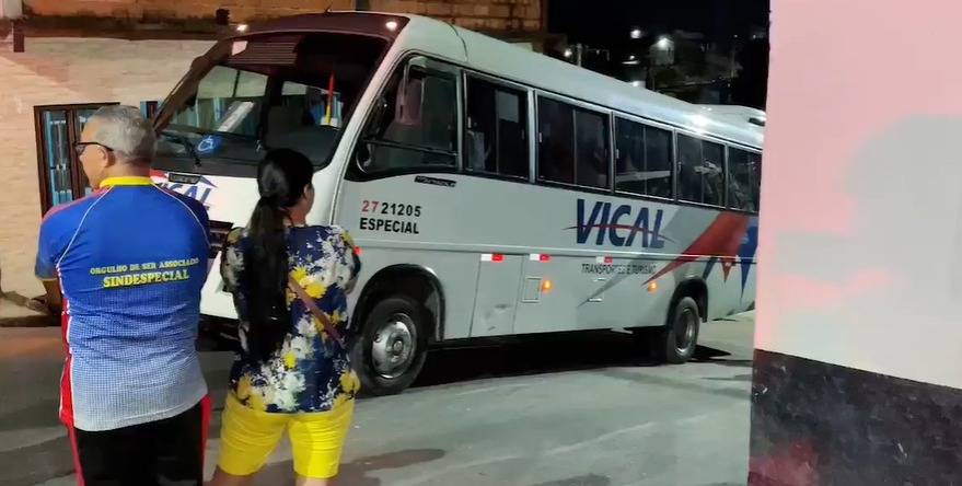 Mulher morre após ser atropelada por micro-ônibus na comunidade Nossa Senhora de Fátima Mulher morre após ser atropelada por micro-ônibus na comunidade Nossa Senhora de Fátima