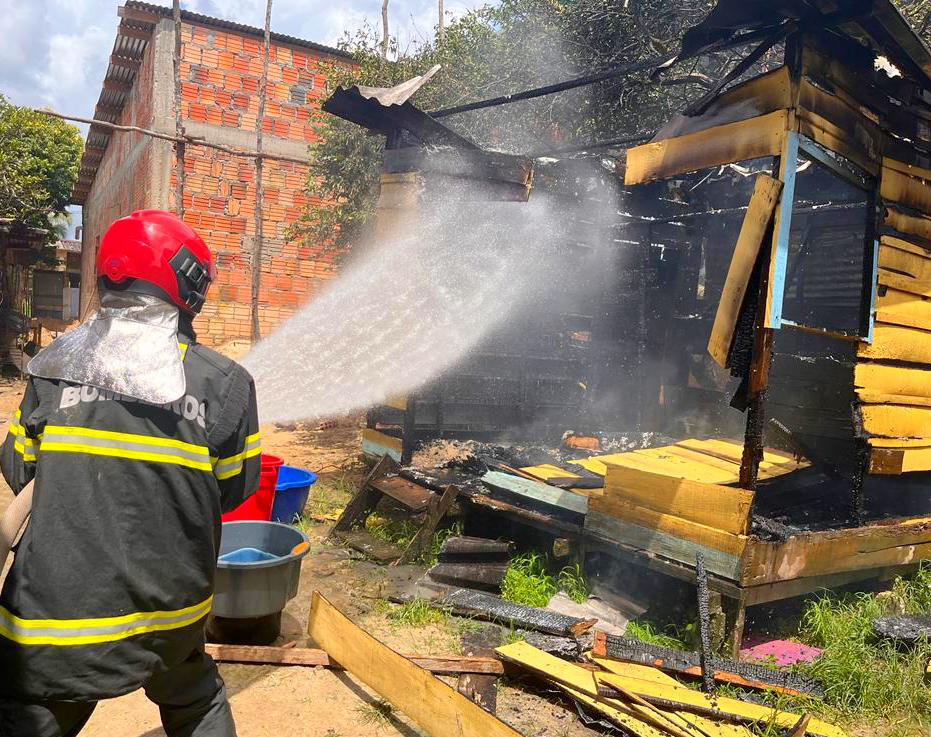 Em três meses, Corpo de Bombeiros atendeu mais de 160 ocorrências de incêndios no AM Em três meses, Corpo de Bombeiros atendeu mais de 160 ocorrências de incêndios no AM