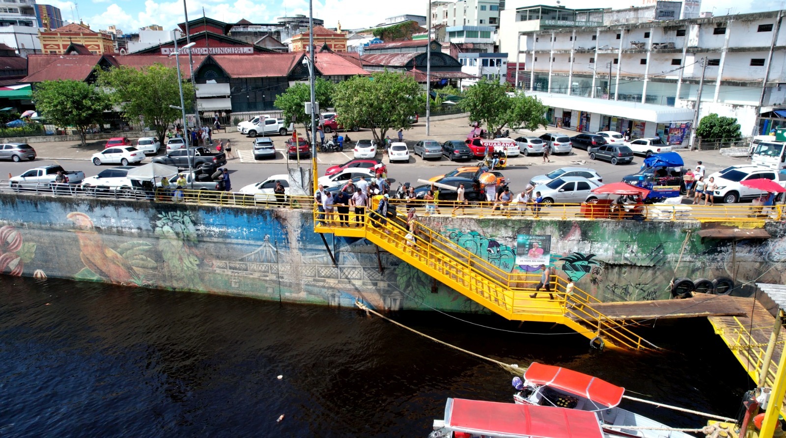 Escadaria da orla da Manaus Moderna vai passar por reformas Escadaria da orla da Manaus Moderna vai passar por reformas