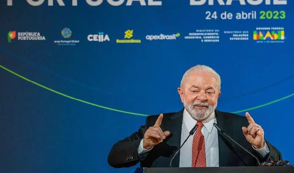 Lula anuncia pol&iacute;tica de reajuste do sal&aacute;rio m&iacute;nimo e isen&ccedil;&atilde;o de IR