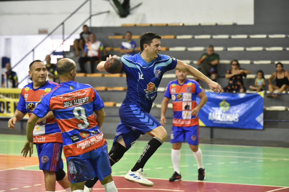 Taça Manaus de Handebol Master reúne 300 atletas no Ginásio Renné Monteiro Taça Manaus de Handebol Master reúne 300 atletas no Ginásio Renné Monteiro