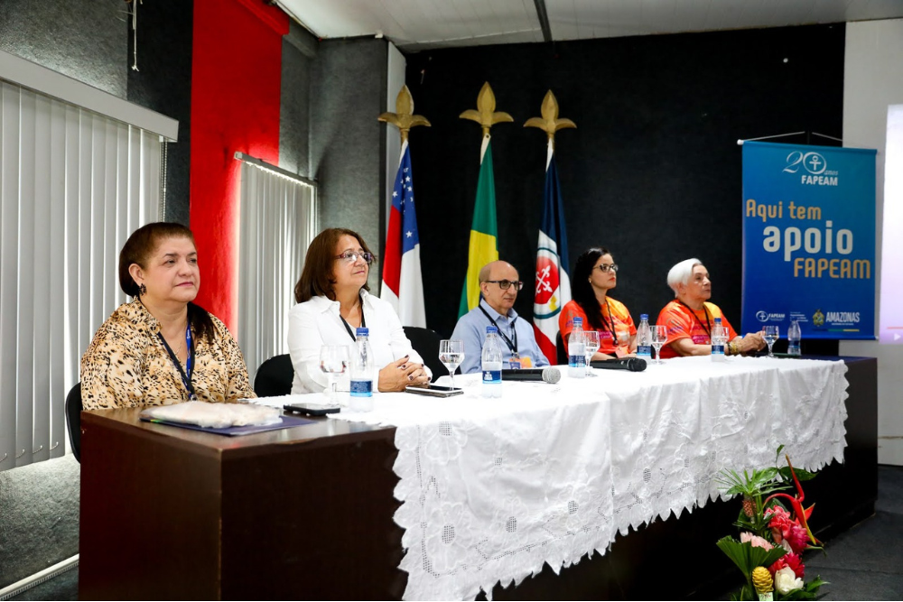 Em Manaus, evento debate ‘Ciência Fora da Caixa’ durante semana de iniciação científica Em Manaus, evento debate ‘Ciência Fora da Caixa’ durante semana de iniciação científica