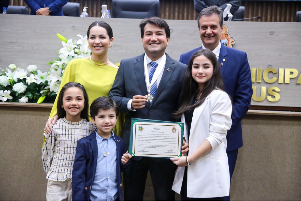 Jender Lobato é homenageado na CMM com a Medalha de Ouro 'Cidade de Manaus' Jender Lobato é homenageado na CMM com a Medalha de Ouro 'Cidade de Manaus'