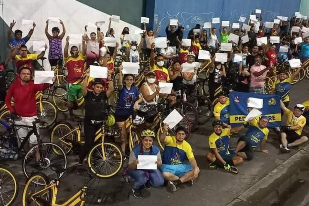 Pedala Livre realiza pedalada contra violência à mulher no bairro Alvorada Pedala Livre realiza pedalada contra violência à mulher no bairro Alvorada