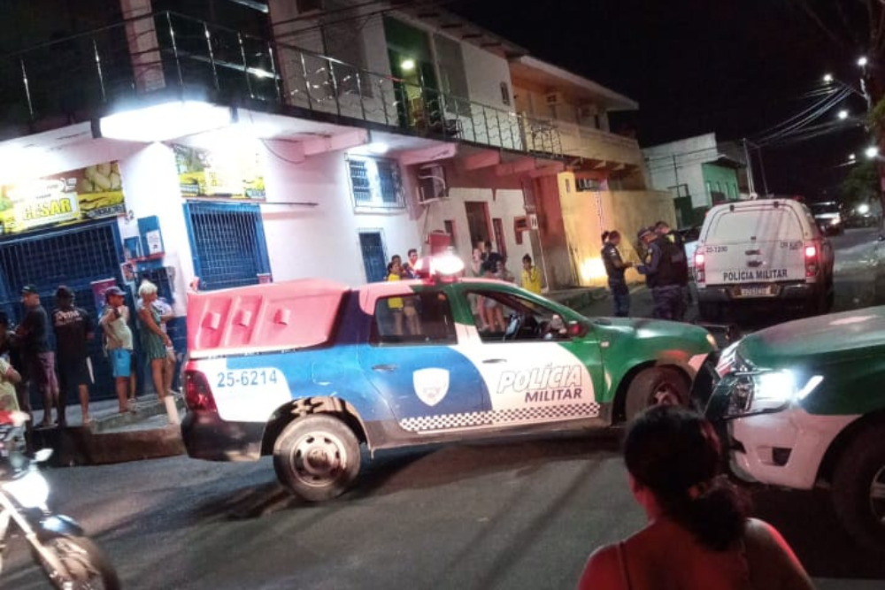 Travesti é perseguida e executada a tiros no Mutirão Travesti é perseguida e executada a tiros no Mutirão