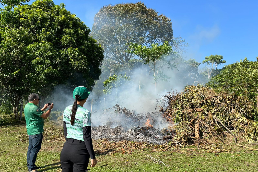 Moradores do Parananema, em Parintins, recebem orienta&ccedil;&otilde;es sobre combate a queimadas