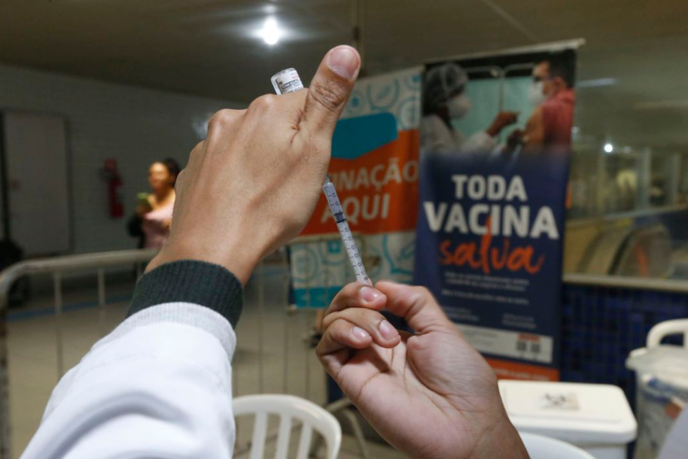 Saúde diz que é cedo para atribuir alta de casos de covid à nova variante Saúde diz que é cedo para atribuir alta de casos de covid à nova variante