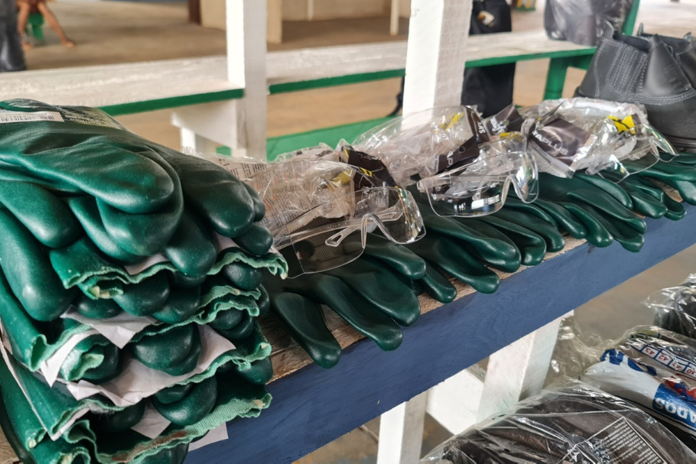 Recicla, Galera: Associação de Catadores de Apuí recebe doação de EPIs e uniformes Recicla, Galera: Associação de Catadores de Apuí recebe doação de EPIs e uniformes