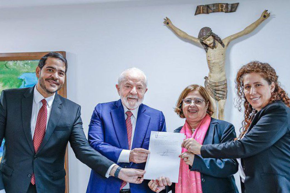 Lula aprova parecer que prevê demissão de servidor por assédio sexual Lula aprova parecer que prevê demissão de servidor por assédio sexual