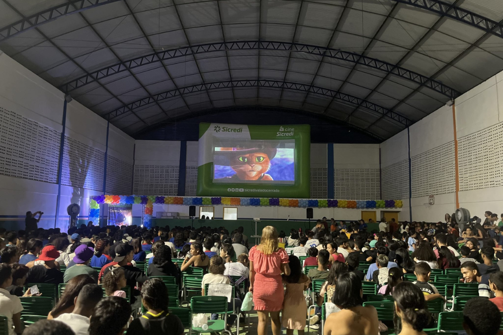 ‘Cinema na Comunidade’ atrai mais de 1.600 pessoas na zona rural de Manaus ‘Cinema na Comunidade’ atrai mais de 1.600 pessoas na zona rural de Manaus