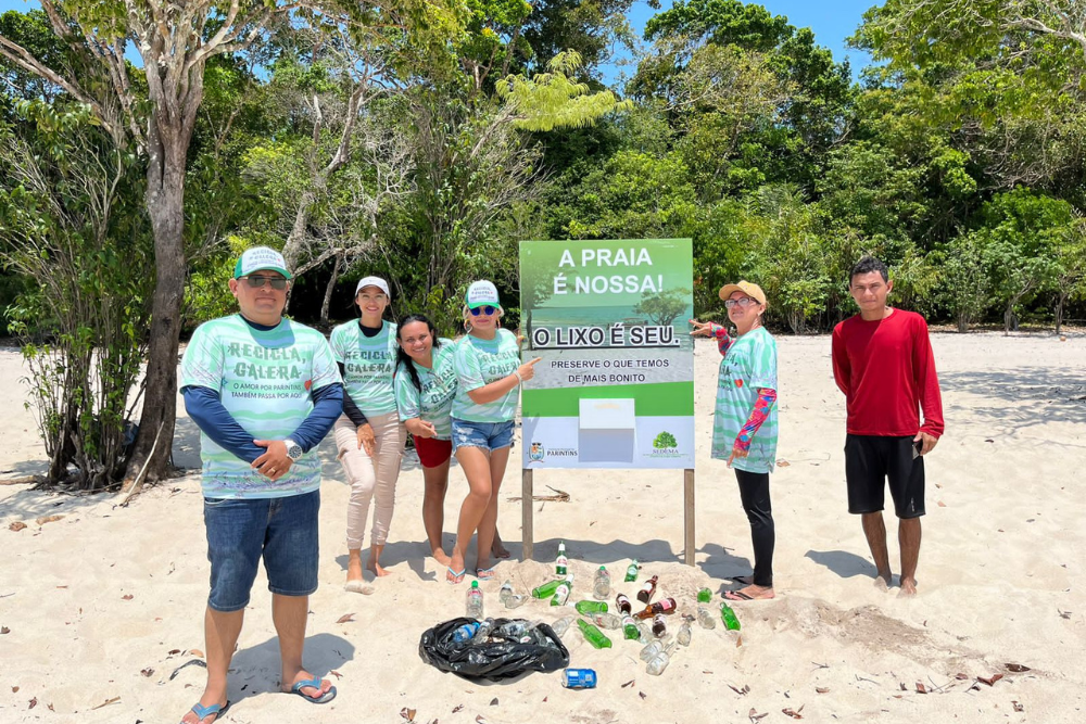 Sedema leva educação ambiental às praias e recolhe lixo deixado por banhistas em Parintins Sedema leva educação ambiental às praias e recolhe lixo deixado por banhistas em Parintins