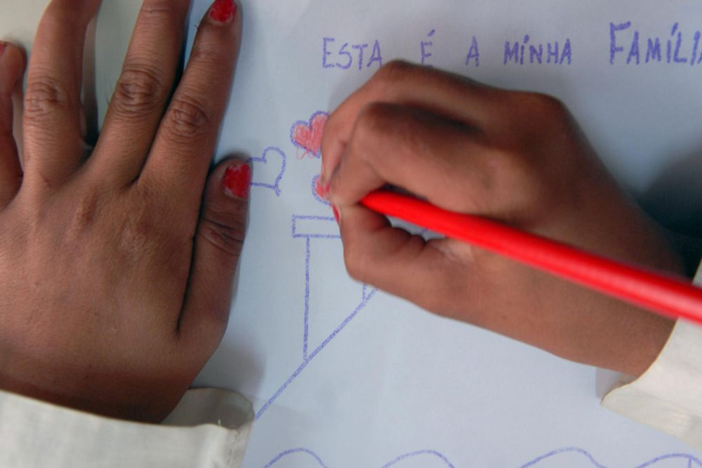 Alfabetização de crianças ainda é desafio para o Brasil Alfabetização de crianças ainda é desafio para o Brasil
