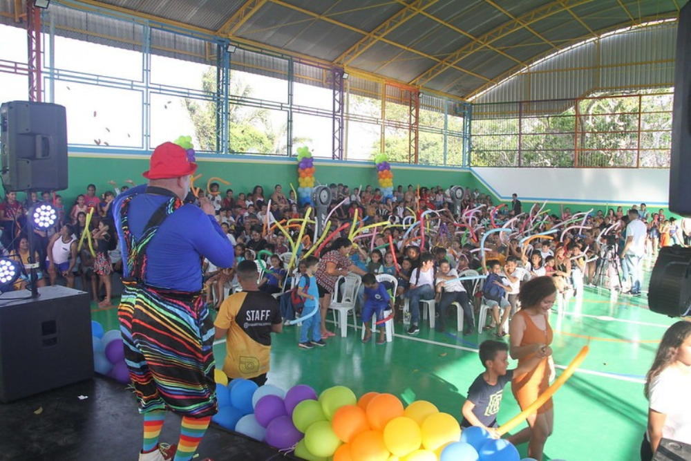 Projeto 'Circo na Escola' encanta alunos e moradores do bairro Colônia Antônio Aleixo Projeto 'Circo na Escola' encanta alunos e moradores do bairro Colônia Antônio Aleixo