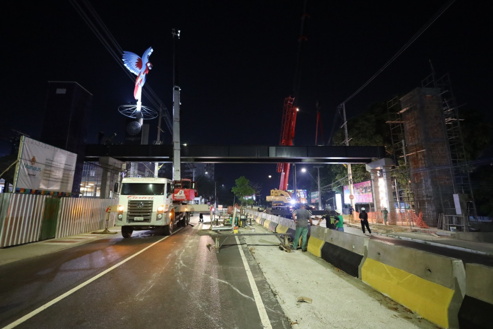 Avenida Ephigênio Salles será interditada para montagem de cobertura da passarela Avenida Ephigênio Salles será interditada para montagem de cobertura da passarela