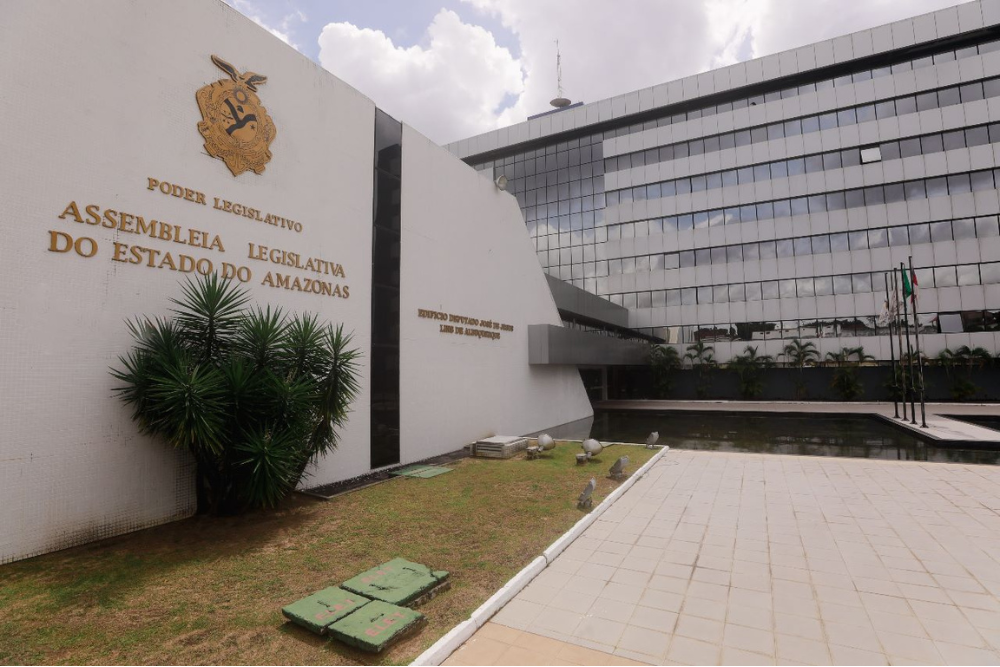 Deputado apresenta projeto de lei para que fianças sejam pagas via Pix no Amazonas Deputado apresenta projeto de lei para que fianças sejam pagas via Pix no Amazonas