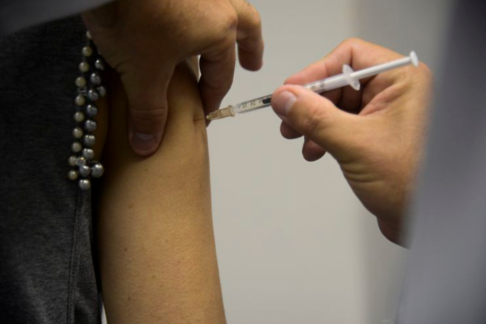 Brasil e Cuba vão retomar acordo na área de medicamentos e vacinas Brasil e Cuba vão retomar acordo na área de medicamentos e vacinas
