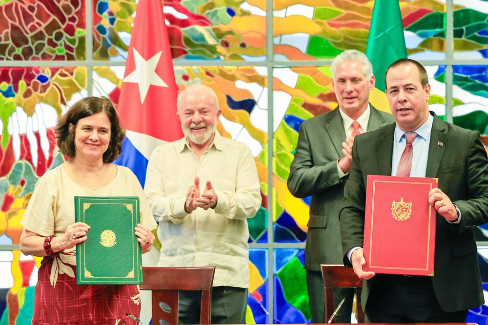 Brasil assina acordos de cooperação em vários setores com Cuba Brasil assina acordos de cooperação em vários setores com Cuba