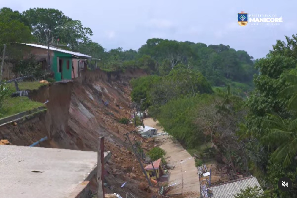 Trabalho preventivo evitou mortes em desabamento de barranco, diz prefeito de Manicor&eacute;