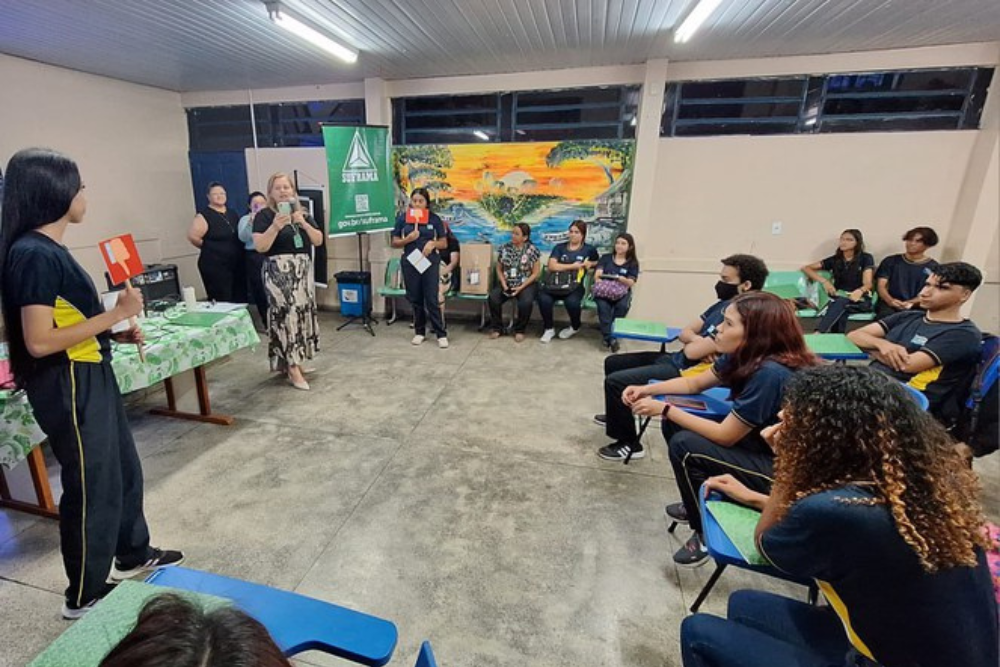 Projeto ‘Suframa nas Escolas’ vai até escola pioneira no bairro Compensa Projeto ‘Suframa nas Escolas’ vai até escola pioneira no bairro Compensa