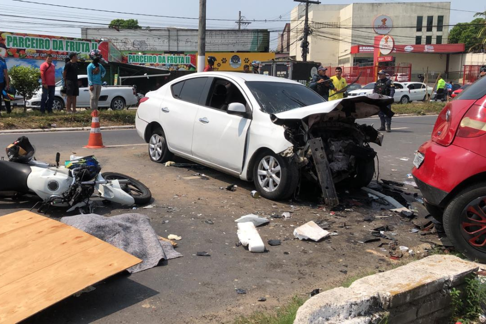 Acidente envolvendo três veículos deixa vários feridos na Max Teixeira; veja vídeo Acidente envolvendo três veículos deixa vários feridos na Max Teixeira; veja vídeo