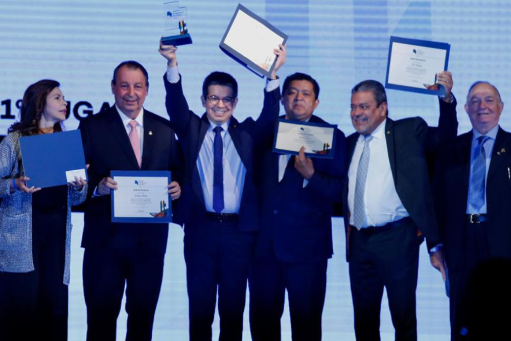Prêmio Congresso em Foco: Omar Aziz é considerado um dos melhores senadores do Brasil Prêmio Congresso em Foco: Omar Aziz é considerado um dos melhores senadores do Brasil