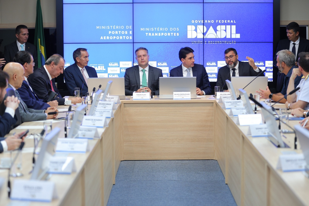 Governo Federal garante serviço de dragagem para facilitar tráfego em rios do AM Governo Federal garante serviço de dragagem para facilitar tráfego em rios do AM