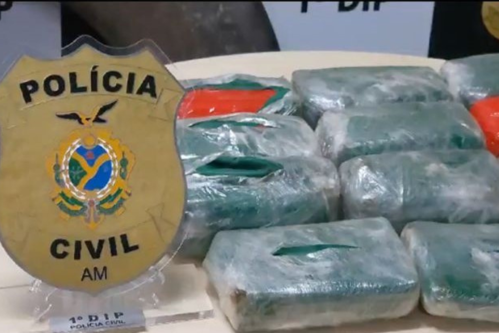 Pol&iacute;cia apreende caminh&atilde;o com 15kg de maconha tipo skunk; droga seria transportada at&eacute; o Par&aacute;