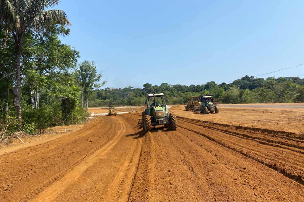 Obra de revitalização avança na rodovia AM-352 Obra de revitalização avança na rodovia AM-352