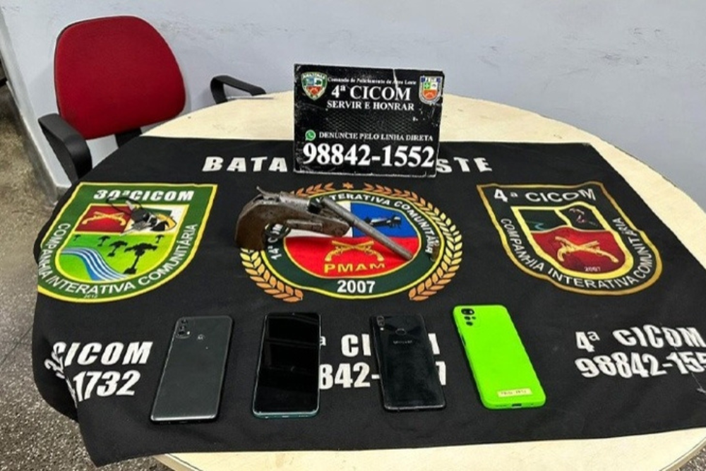 Dupla &eacute; presa com arma de fogo e quatro celulares roubados no Gilberto Mestrinho