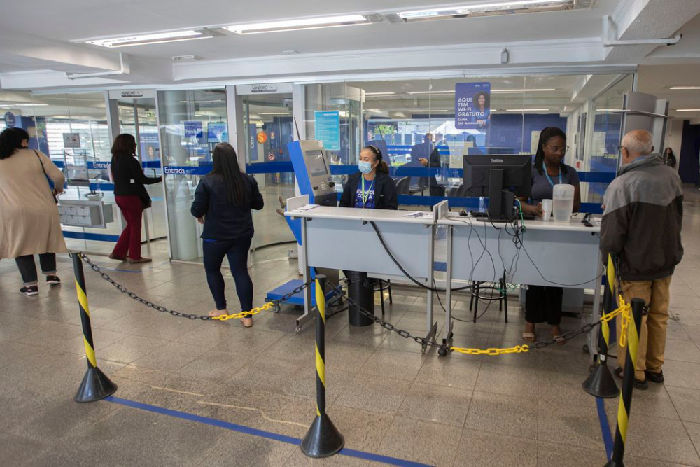 Bancos n&atilde;o abrem nesta quinta, mas funcionam normalmente na sexta