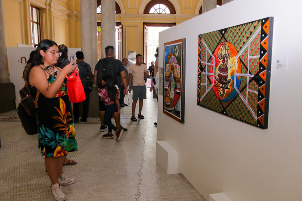 Manaus 354 anos: mostra reúne obra de 18 artistas indígenas Manaus 354 anos: mostra reúne obra de 18 artistas indígenas