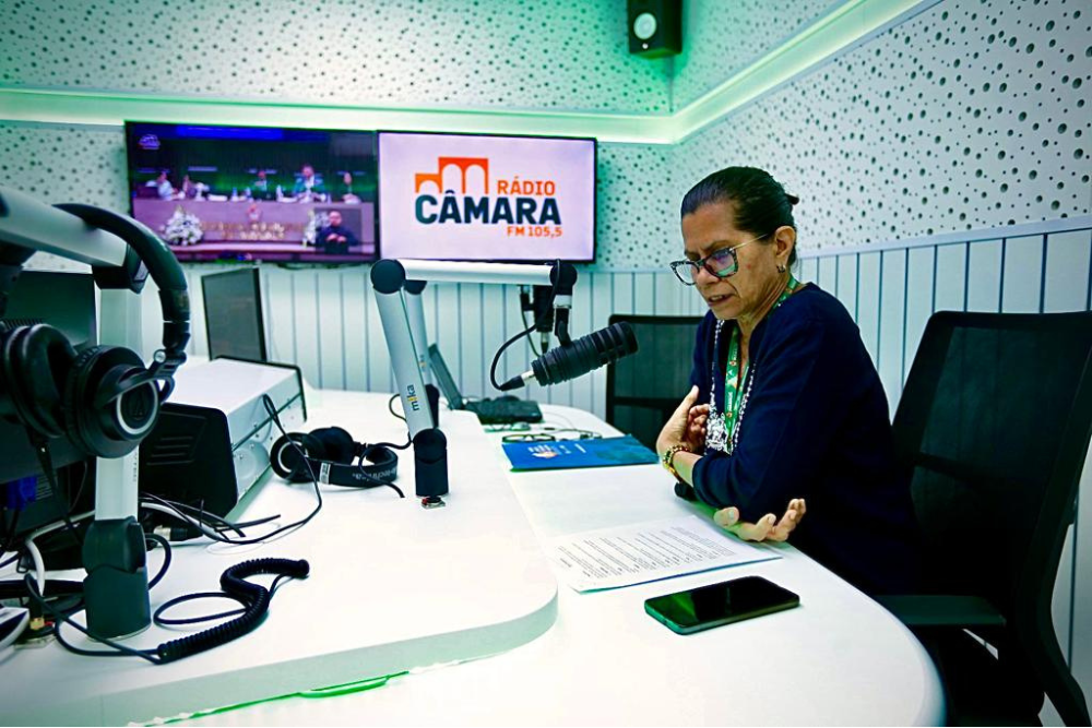 Rádio e TV Câmara ganham voz oficial com a radialista Cristina Araújo Rádio e TV Câmara ganham voz oficial com a radialista Cristina Araújo